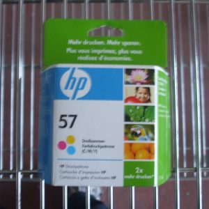 CARTUCCIA INCHIOSTRO HP COLORE HP 57 C6657AE SCADUTA 08/2005