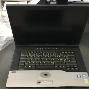 PC PORTATILE FUJITSU LIFEBOOK E752 15.6″ Core i5-3320 2.6 GHZ 4 GB 128 GB SSD (USATO)