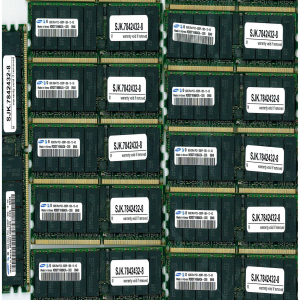 Memoria SAMSUNG singola RAM 8 GB DDR2 667MHz PC2-5300P ECC REG cod. M393T1K66AZA-CE6
